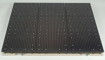 Verlegebrett Devboard 3 x 3 Fuß belegt mit Panduit® Quick-Build™ für die Kabelbaumfertigung